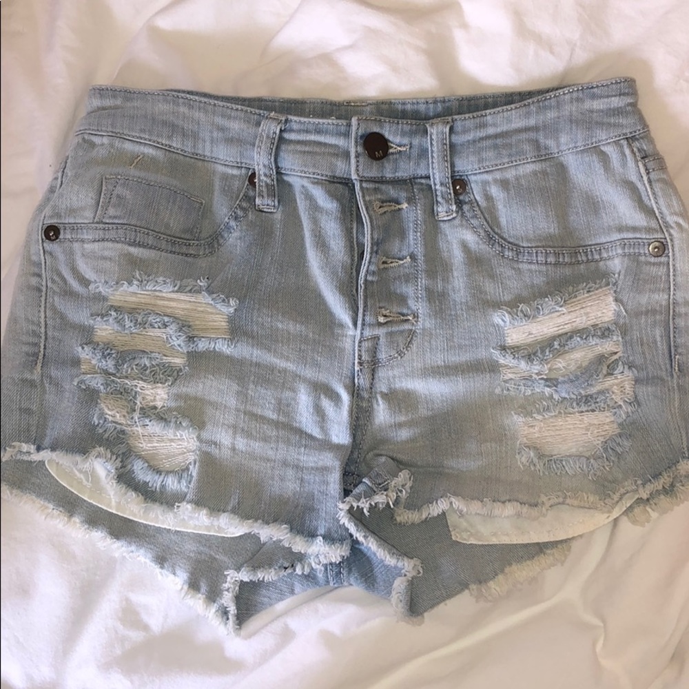 Stretchy distressed jean shorts, so comfortable